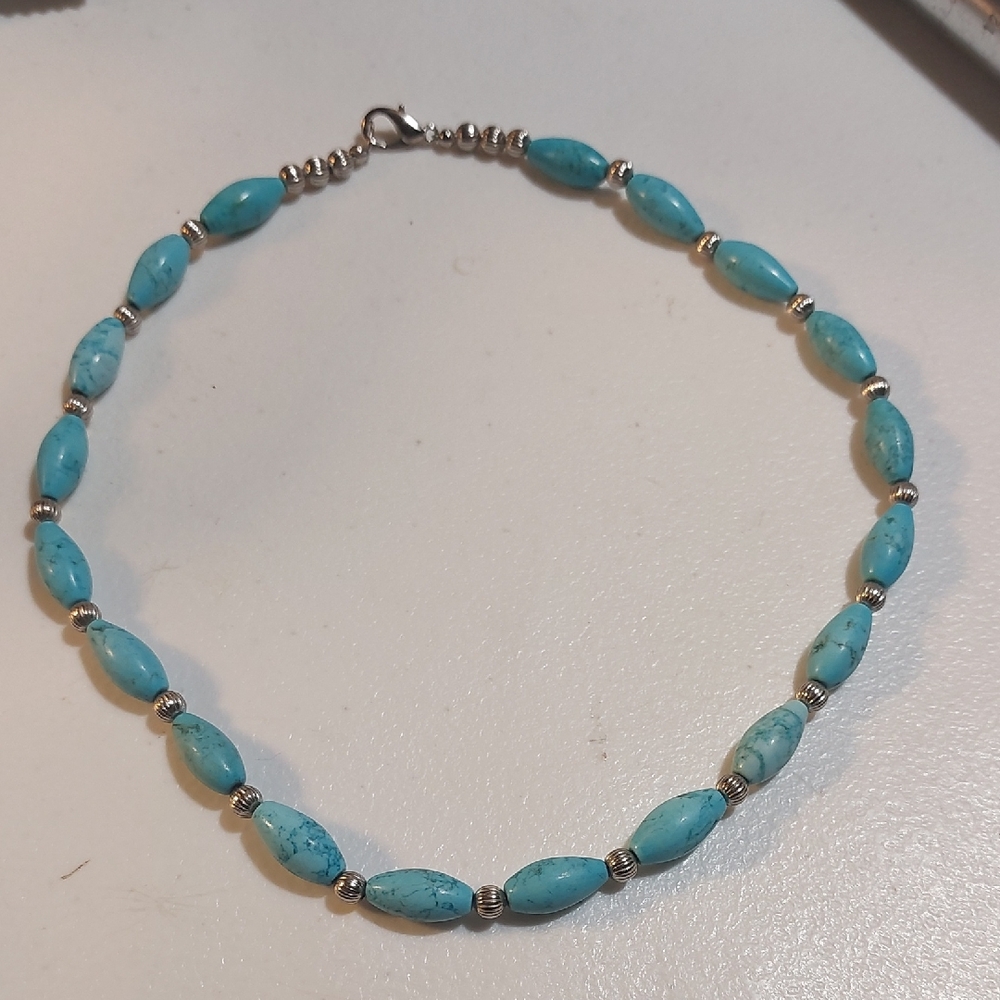 Silver Tone and Howlite Turquoise Beaded Necklace
